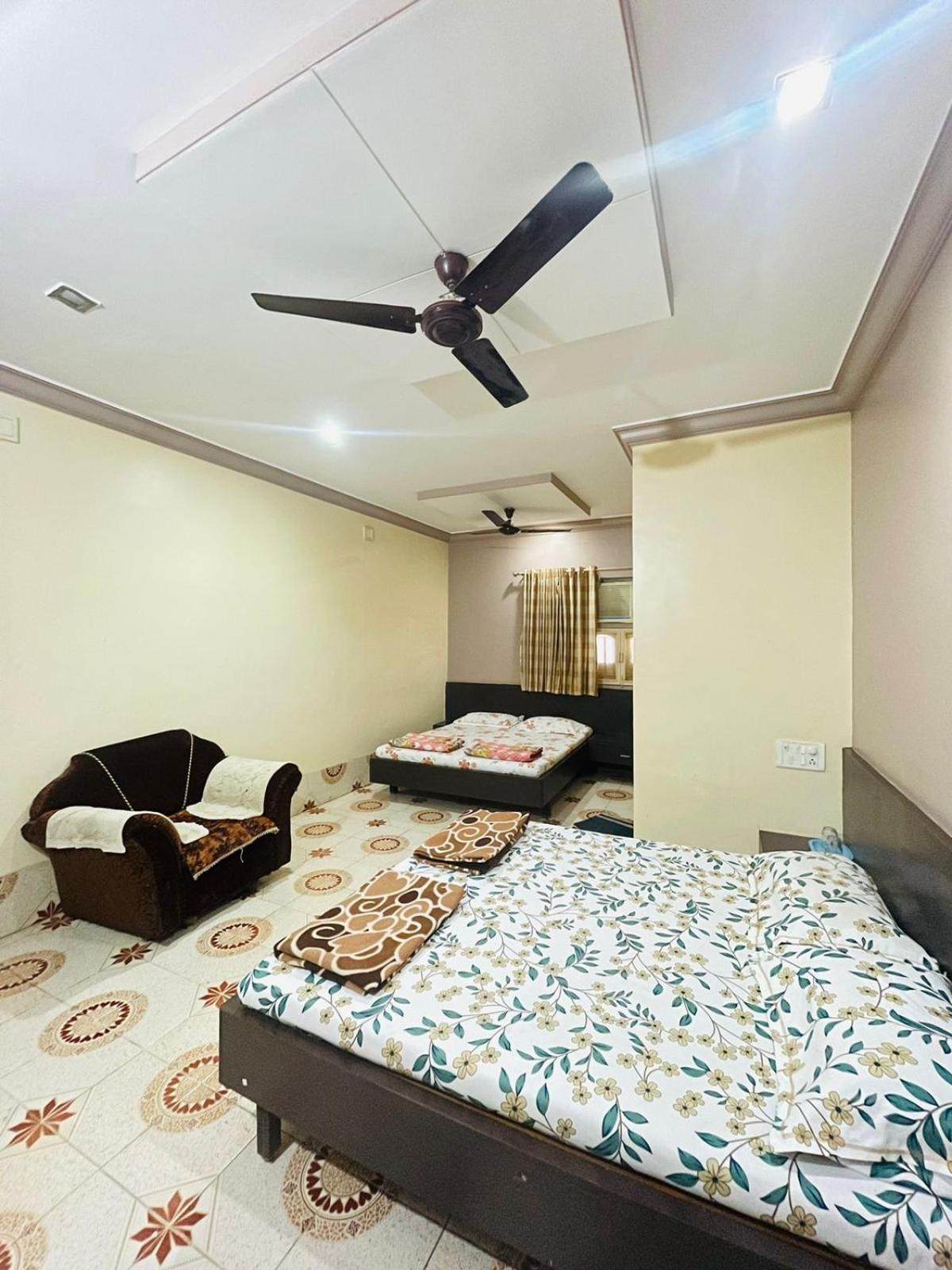 Hotel Rajdhani And Guest House Gujarat - Best Family Hotel In Halol Near Pavagadh And Halol Gidc ภายนอก รูปภาพ