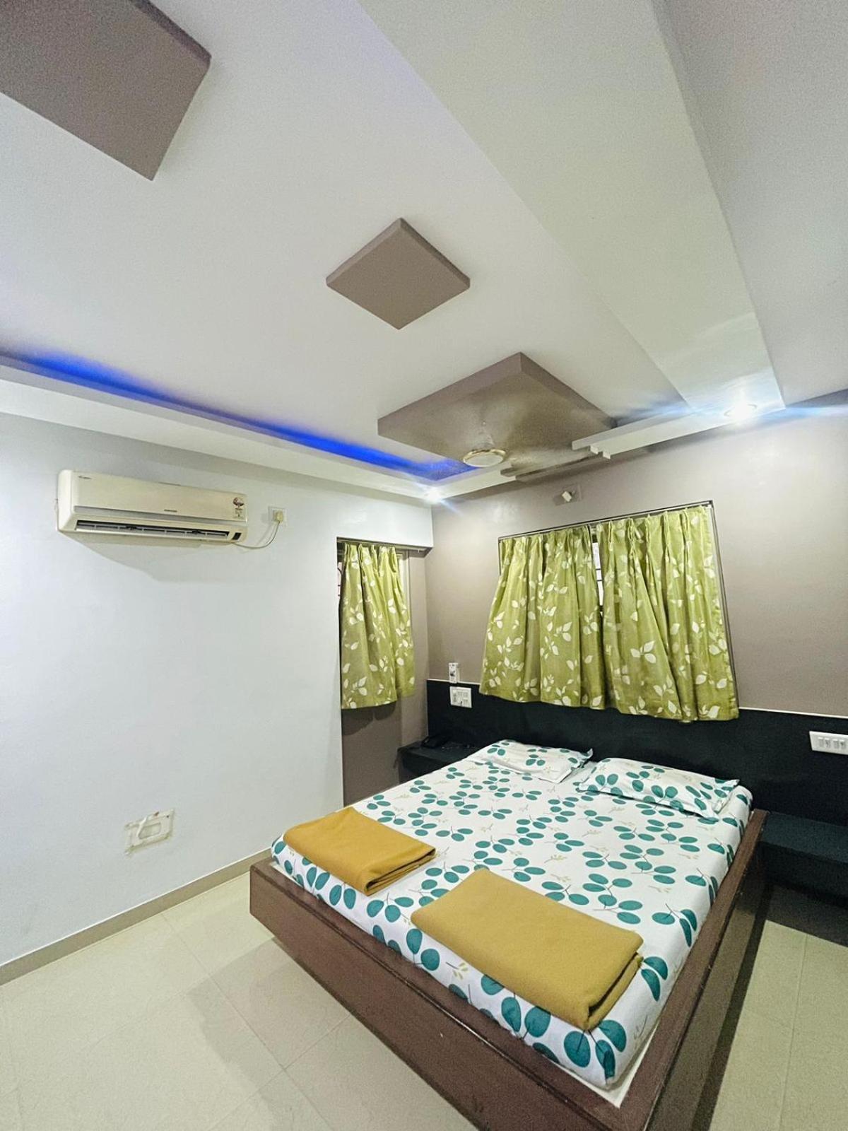 Hotel Rajdhani And Guest House Gujarat - Best Family Hotel In Halol Near Pavagadh And Halol Gidc ภายนอก รูปภาพ