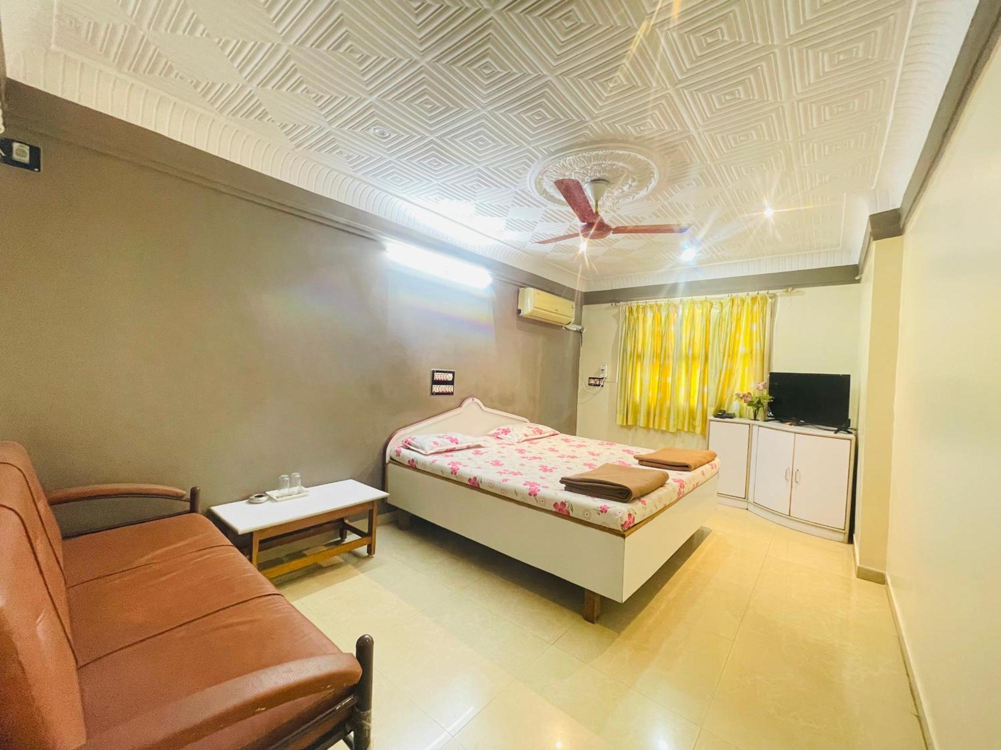 Hotel Rajdhani And Guest House Gujarat - Best Family Hotel In Halol Near Pavagadh And Halol Gidc ภายนอก รูปภาพ